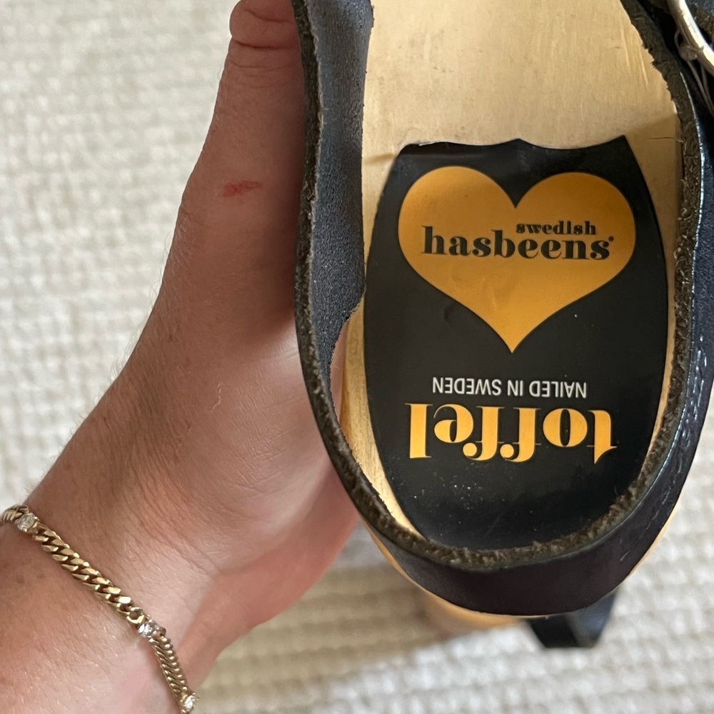 Swedish Hasbeens Black Leather Mules - Picture 4 of 4